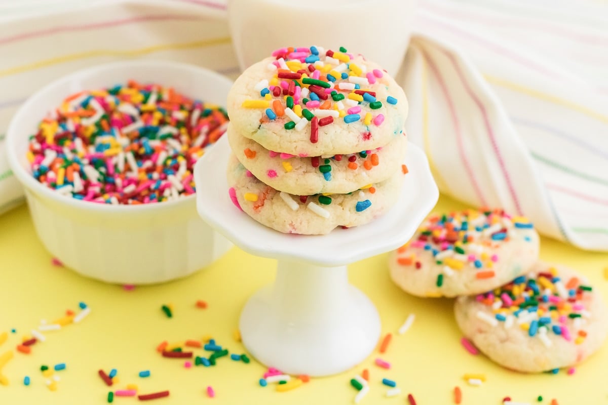 3 cookies on stand.